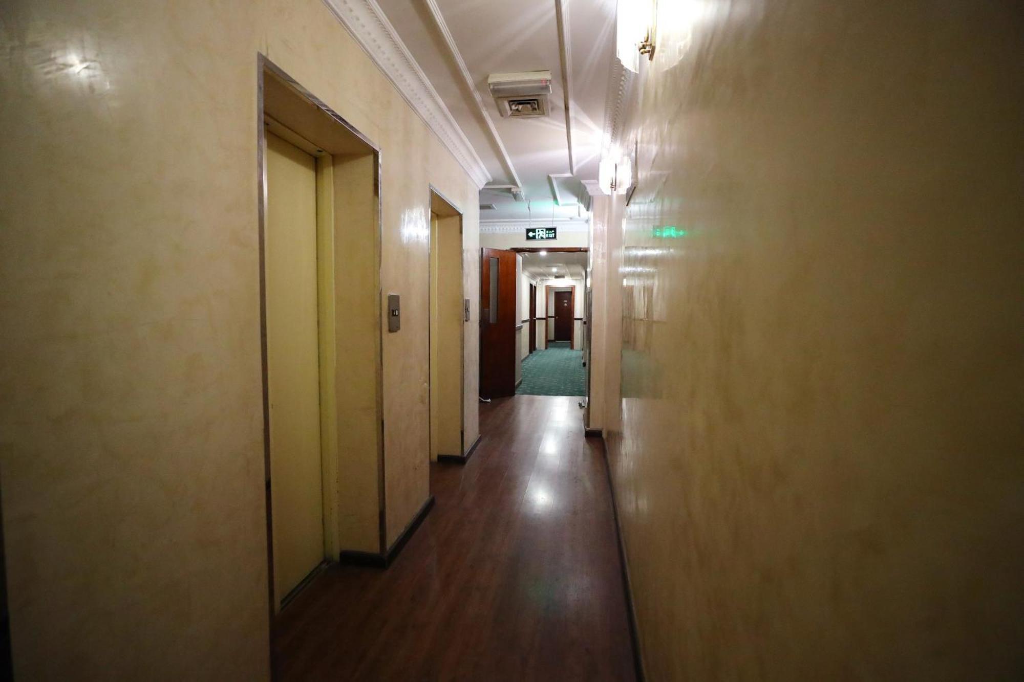 Oyo 112 Semiramis Hotel Манама Экстерьер фото